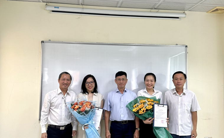 Lễ trao Quyết định công nhận Đảng viên chính thức